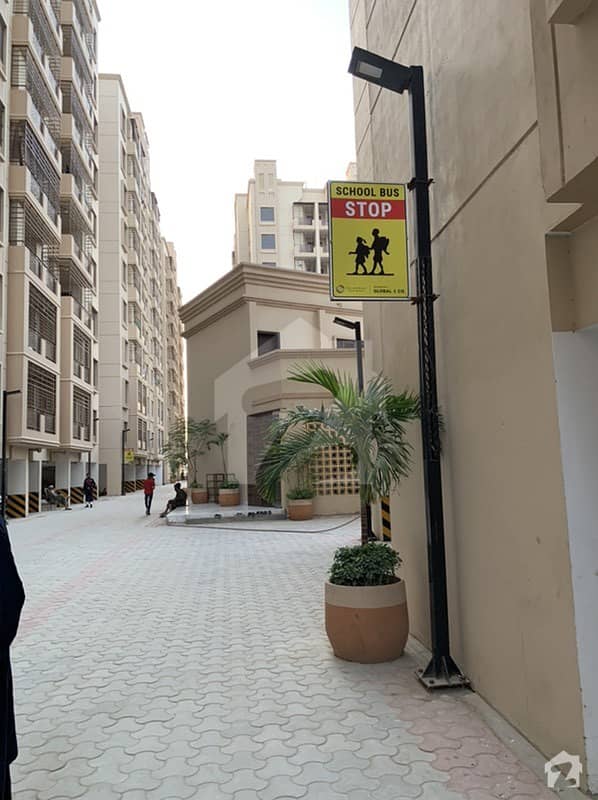 فلکنازپریزیڈینسی ملیر کراچی میں 2 کمروں کا 5 مرلہ فلیٹ 96 لاکھ میں برائے فروخت۔