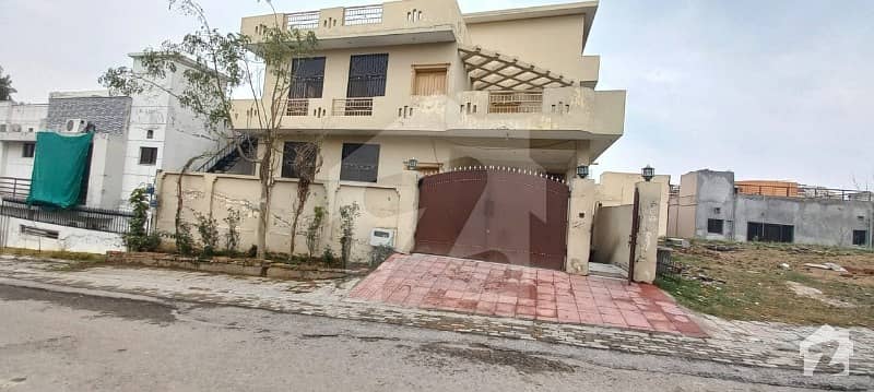 10 Marla Triple Storey Used House For Sale In Dha Phase 2 Islamabad