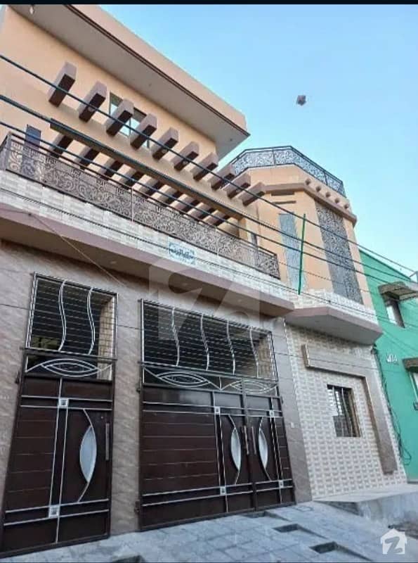 کینال ایکسپریس فیصل آباد میں 4 کمروں کا 6 مرلہ مکان 45 ہزار میں کرایہ پر دستیاب ہے۔