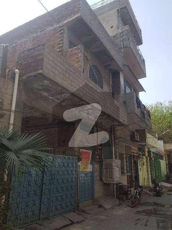 شادباغ لاہور میں 6 کمروں کا 12 مرلہ مکان 2.5 کروڑ میں برائے فروخت۔