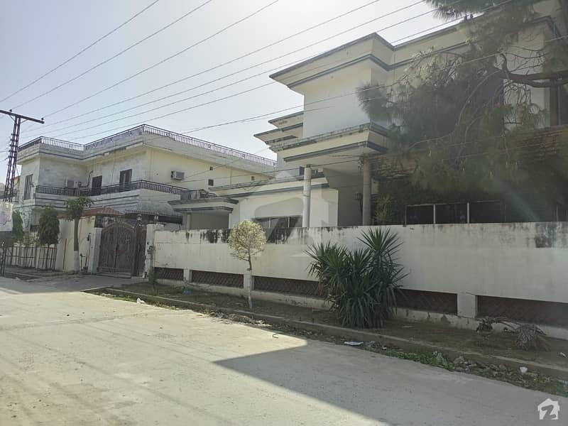 House Sized 20 Marla Is Available For Sale In Model Town
