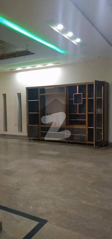 1 Kanal First Floor Available For Rent
