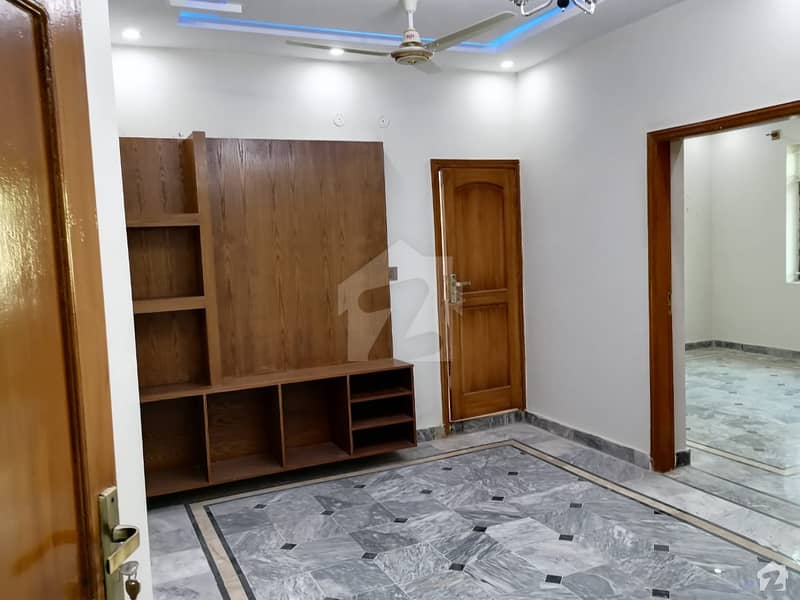 عسکری 5 راولپنڈی میں 5 کمروں کا 12 مرلہ مکان 1.22 لاکھ میں کرایہ پر دستیاب ہے۔