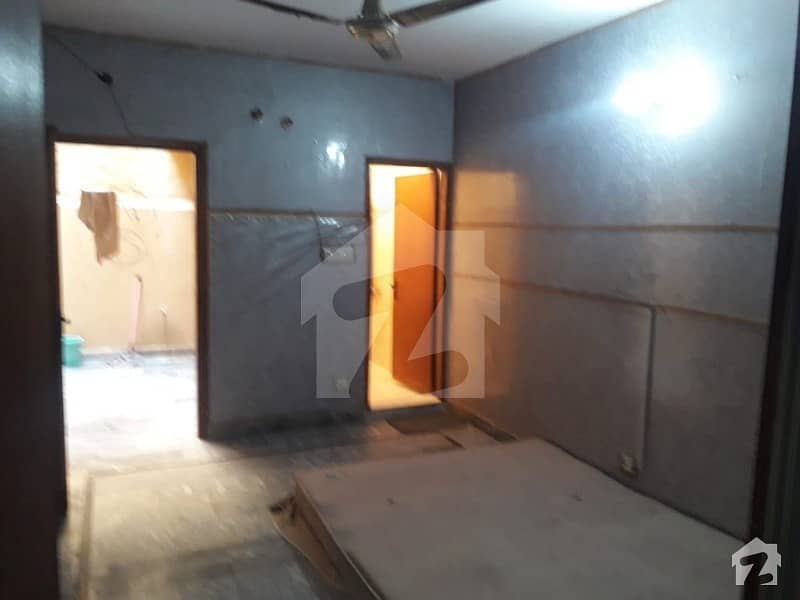 ماڈل کالونی - بلاک سی ماڈل کالونی لاہور میں 4 کمروں کا 5 مرلہ مکان 1.5 کروڑ میں برائے فروخت۔