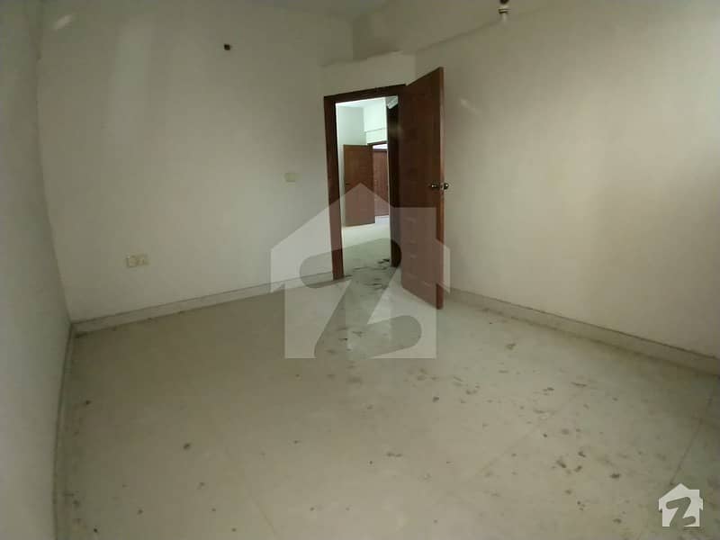 Upper Gizri 850 Square Feet Flat Up For Sale