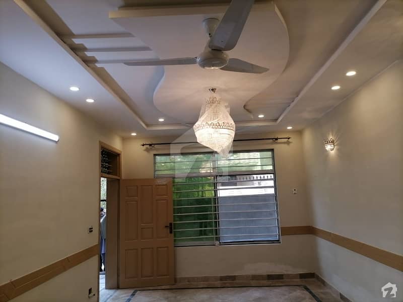 4500 Square Feet House Available In Mall Road For Interested Parties