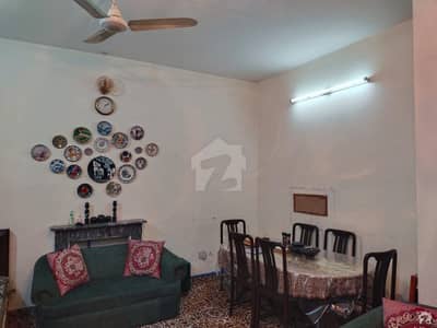 Building Of 4.5 Marla In Gulistan Colony For Sale