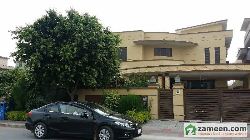 Bahria Town Phase4 1 kanal Double Story House With Full Besment For sale