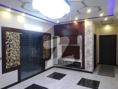 پی سی ایس آئی آر اسٹاف کالونی ۔ بلاک بی پی سی ایس آئی آر سٹاف کالونی لاہور میں 6 کمروں کا 1 کنال مکان 6.5 کروڑ میں برائے فروخت۔