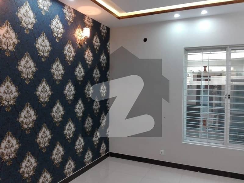 A Prime Location 1 Kanal House In Lahore Is On The Market For sale