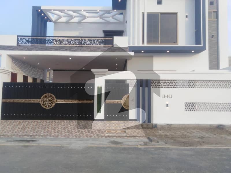 الحرام کے ایگزیکٹو ولاز جہانگی والا روڈ بہاولپور میں 4 کمروں کا 7 مرلہ مکان 1.65 کروڑ میں برائے فروخت۔
