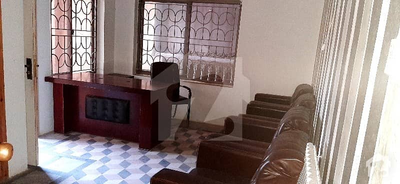 گلزارِ قائد ہاؤسنگ سوسائٹی راولپنڈی میں 6 کمروں کا 10 مرلہ کمرہ 90 ہزار میں کرایہ پر دستیاب ہے۔
