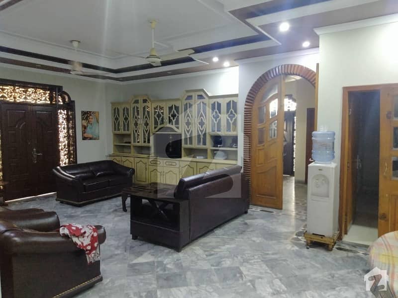 ویسٹ وُوڈ ہاؤسنگ سوسائٹی لاہور میں 7 کمروں کا 2 کنال مکان 3 لاکھ میں کرایہ پر دستیاب ہے۔