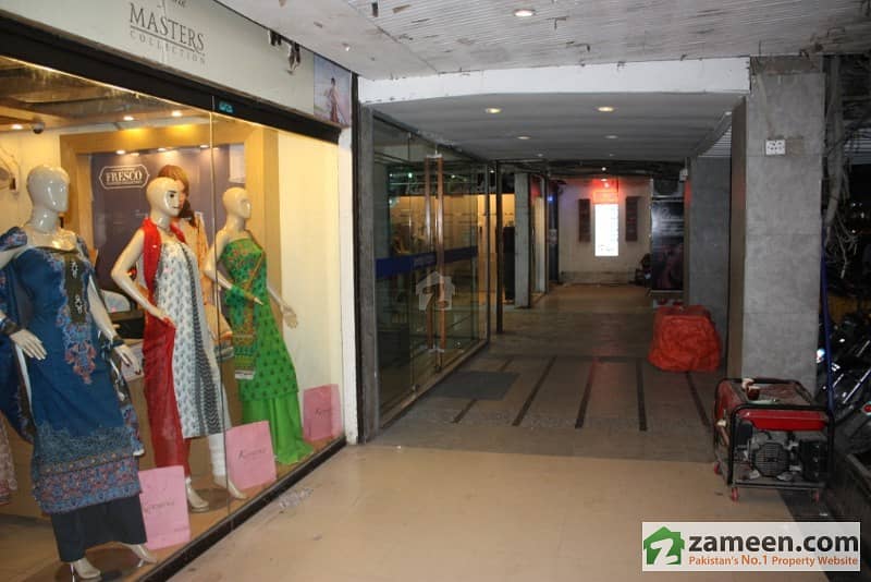 کلفٹن بلاک 7 - زون اے کلفٹن ۔ بلاک 7 کلفٹن کراچی میں 11 مرلہ دکان 14 کروڑ میں برائے فروخت۔