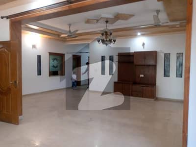 Out Class Location 1 Kanal Lower Portion Available For Rent In Nfc Society