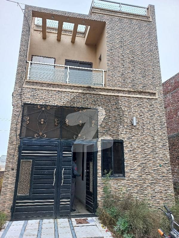 پام ولاز لاہور میں 3 کمروں کا 7 مرلہ مکان 1.45 کروڑ میں برائے فروخت۔
