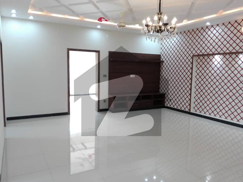 1800 Square Feet Flat Is Available For sale