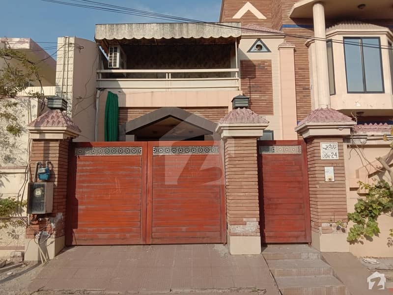 خیابانِ کالونی فیصل آباد میں 14 مرلہ مکان 3.5 کروڑ میں برائے فروخت۔