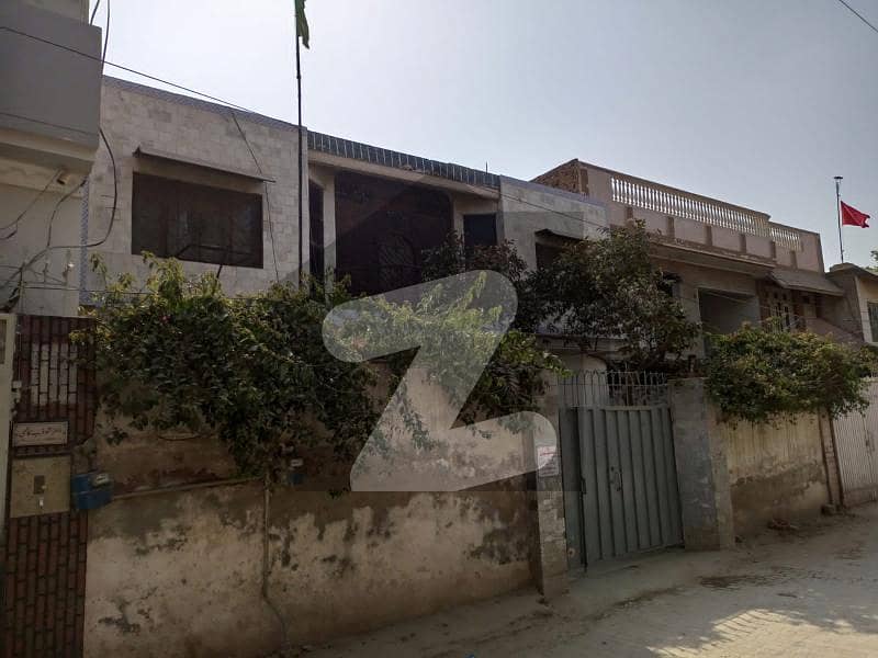 گلگشت کالونی ملتان میں 5 کمروں کا 10 مرلہ مکان 87 لاکھ میں برائے فروخت۔