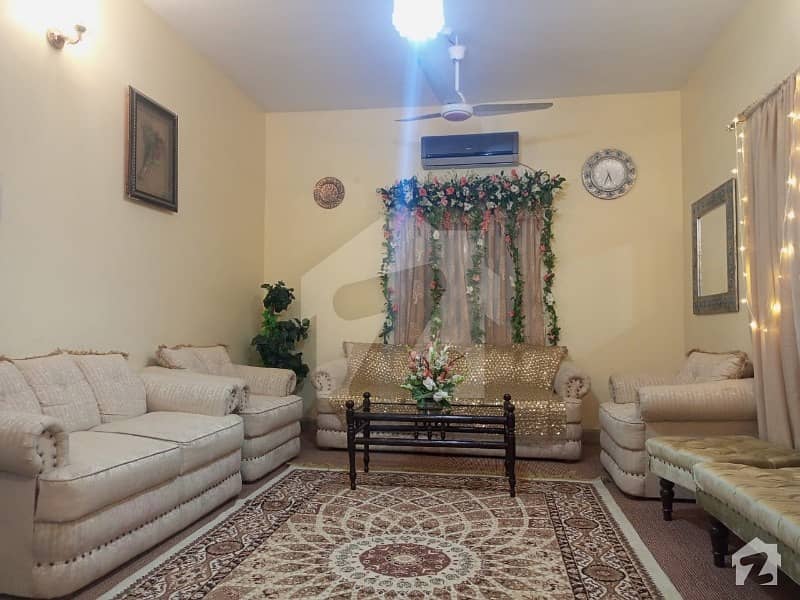 نارتھ ناظم آباد ۔ بلاک ٹی نارتھ ناظم آباد کراچی میں 6 کمروں کا 8 مرلہ مکان 2.6 کروڑ میں برائے فروخت۔