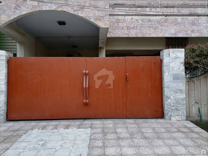 Good 10 Marla House For sale In Allama Iqbal Town - Hunza Block