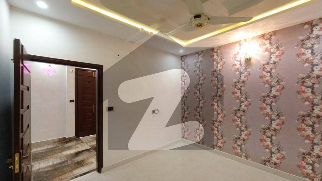 الرحیم گارڈن فیز ۵ جی ٹی روڈ لاہور میں 5 کمروں کا 10 مرلہ مکان 3.25 کروڑ میں برائے فروخت۔