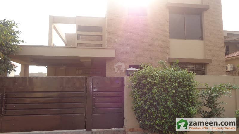 Main Boulevard Gulberg 10 Marla House For Rent Best For Office Use