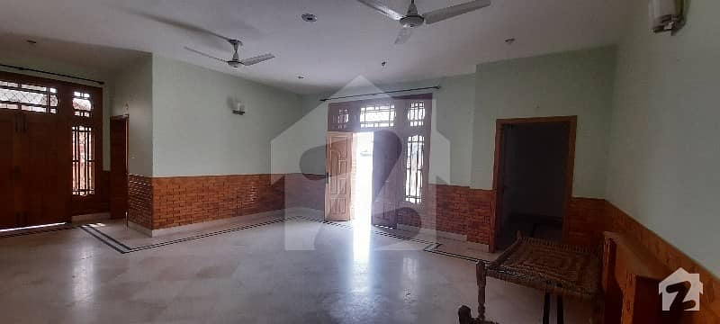4500 Square Feet Upper Portion In Beautiful Location Of Sheikh Maltoon Town In Sheikh Maltoon Town