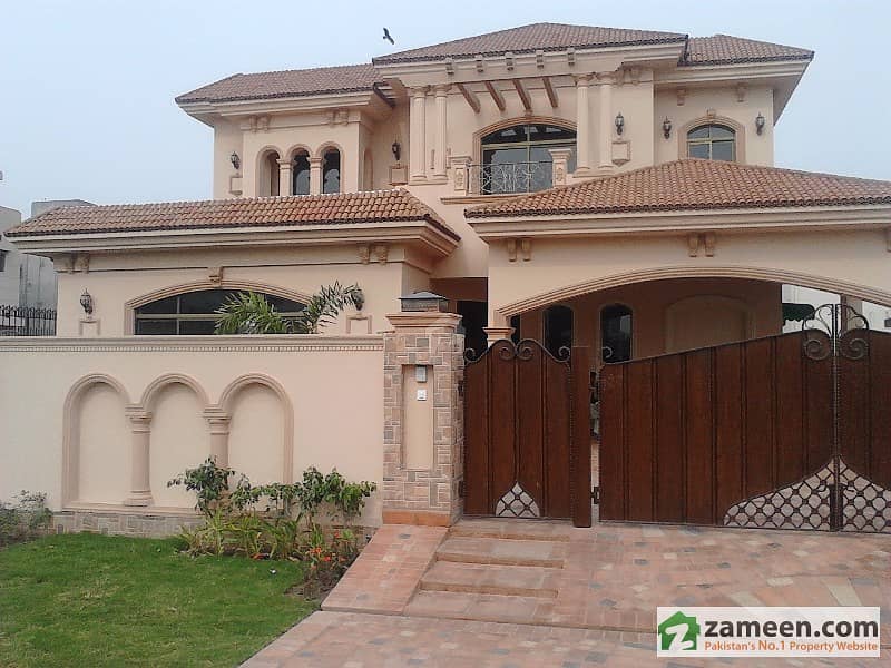 Defence phase 3 nice location 1 kanal bungalow for rent.