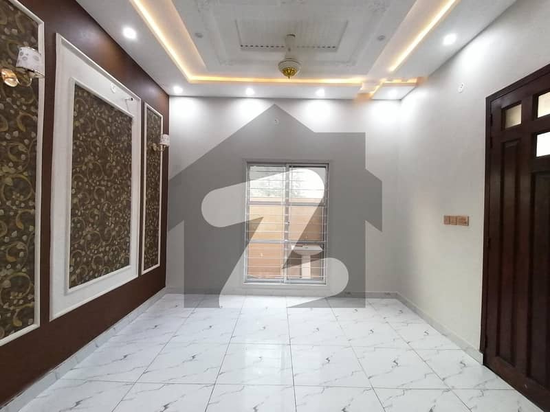 Old Kanal House For Sale In Wapda Town Block B2 Prime Location