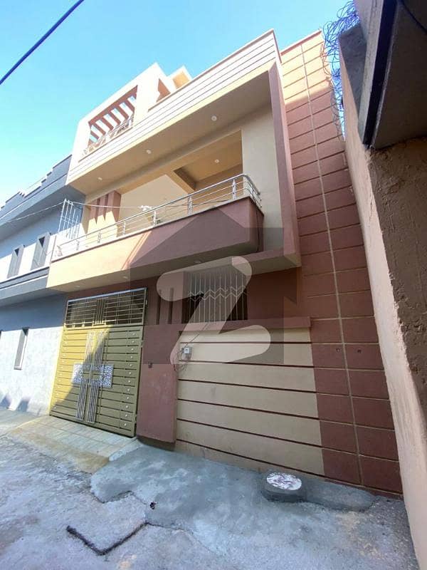 کے آر ایل روڈ راولپنڈی میں 4 کمروں کا 6 مرلہ مکان 1.4 کروڑ میں برائے فروخت۔