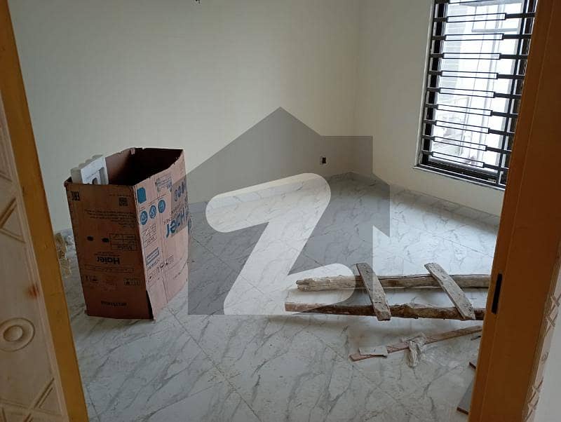 بحریہ ٹاؤن مین بلیوارڈ بحریہ ٹاؤن لاہور میں 1 کمرے کا 2 مرلہ فلیٹ 36 لاکھ میں برائے فروخت۔