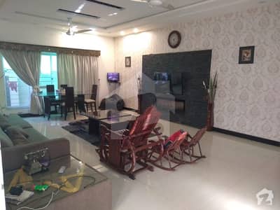 Beautiful 1 Kanal House With Basement For Sale