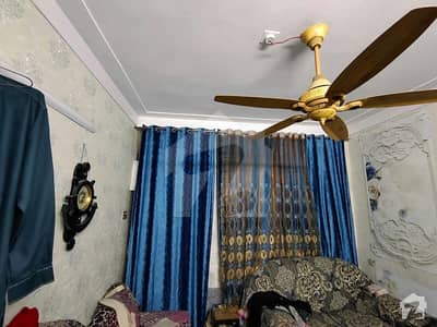 گڑھی شاہو لاہور میں 6 کمروں کا 6 مرلہ مکان 2.1 کروڑ میں برائے فروخت۔