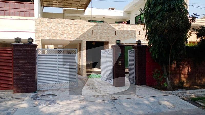 فالکن کمپلیکس پشاور میں 6 کمروں کا 13 مرلہ مکان 1.3 لاکھ میں کرایہ پر دستیاب ہے۔