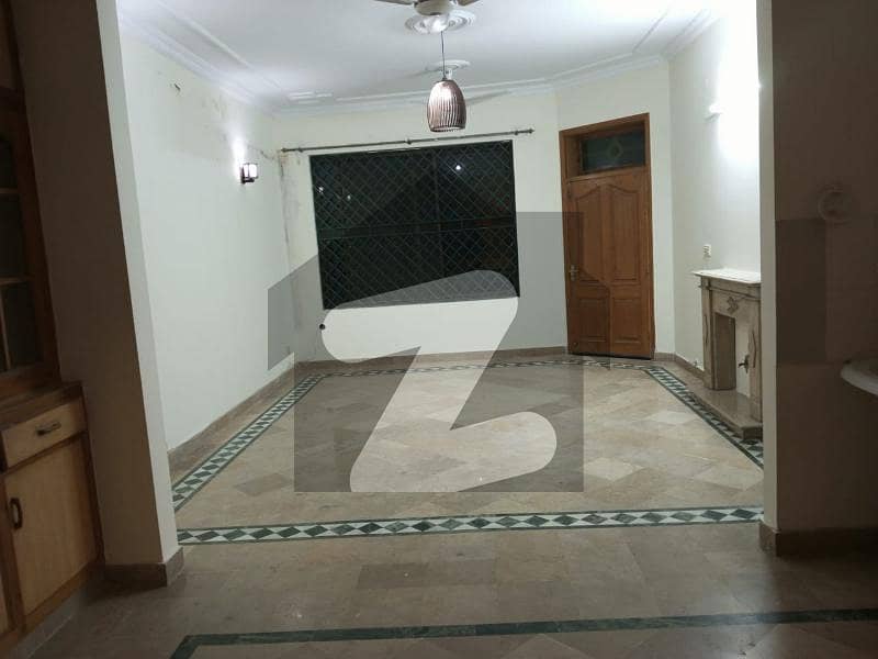 I-8 Triple Storey House For Sale