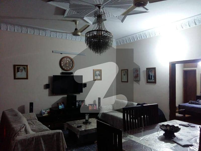 گارڈن ٹاؤن - اتاترک بلاک گارڈن ٹاؤن لاہور میں 4 کمروں کا 7 مرلہ مکان 80 ہزار میں کرایہ پر دستیاب ہے۔