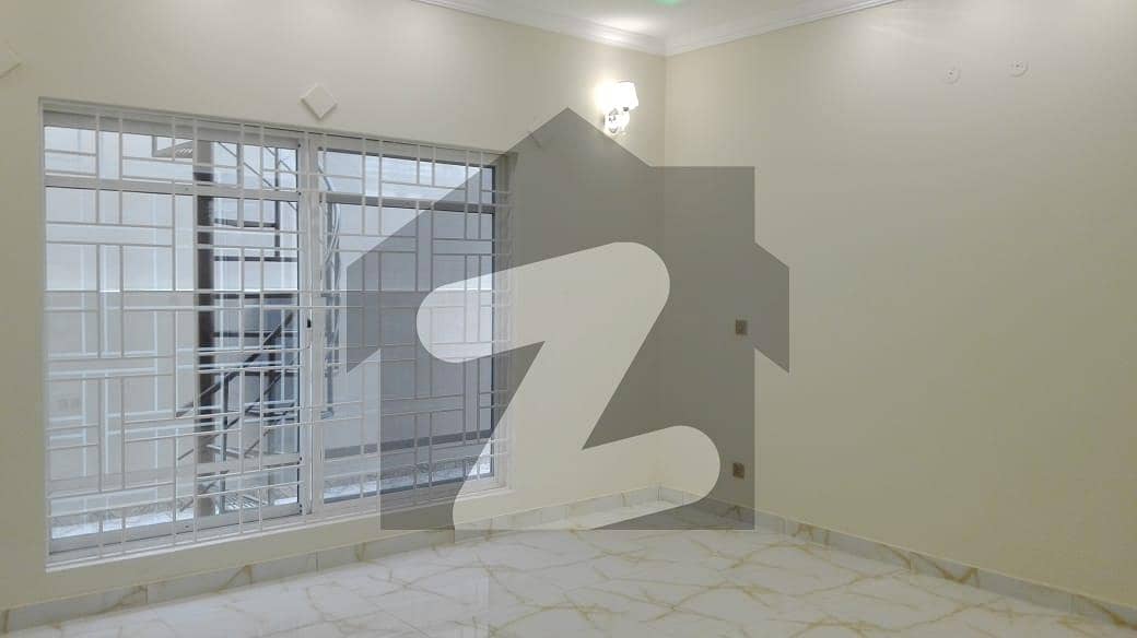 Corner 2100 Square Feet Flat In Beautiful Location Of Faisal Town - F-18 In Faisal Town - F-18