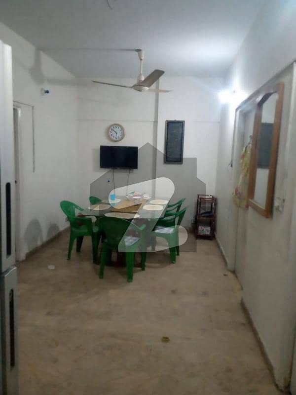 یاسین آباد گلبرگ ٹاؤن کراچی میں 3 کمروں کا 5 مرلہ فلیٹ 90 لاکھ میں برائے فروخت۔