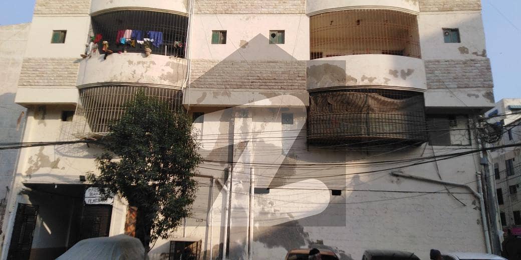 کلفٹن ۔ بلاک 2 کلفٹن کراچی میں 3 کمروں کا 7 مرلہ فلیٹ 1.5 کروڑ میں برائے فروخت۔