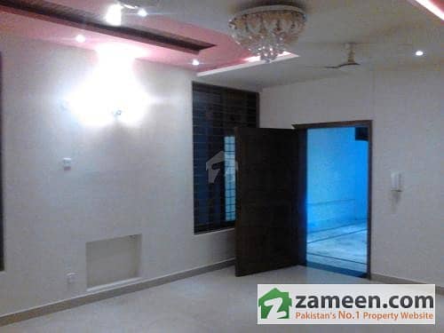 Saeed Bhais Offers: 1 Kanal Brand New Upper Portion For Rent
