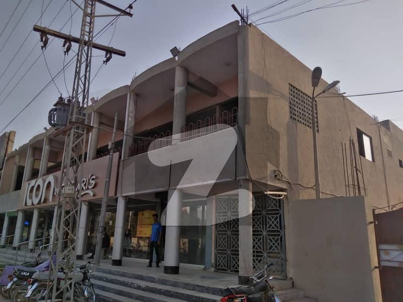 شکارپور روڈ سکھر میں 2 مرلہ دکان 15 ہزار میں کرایہ پر دستیاب ہے۔