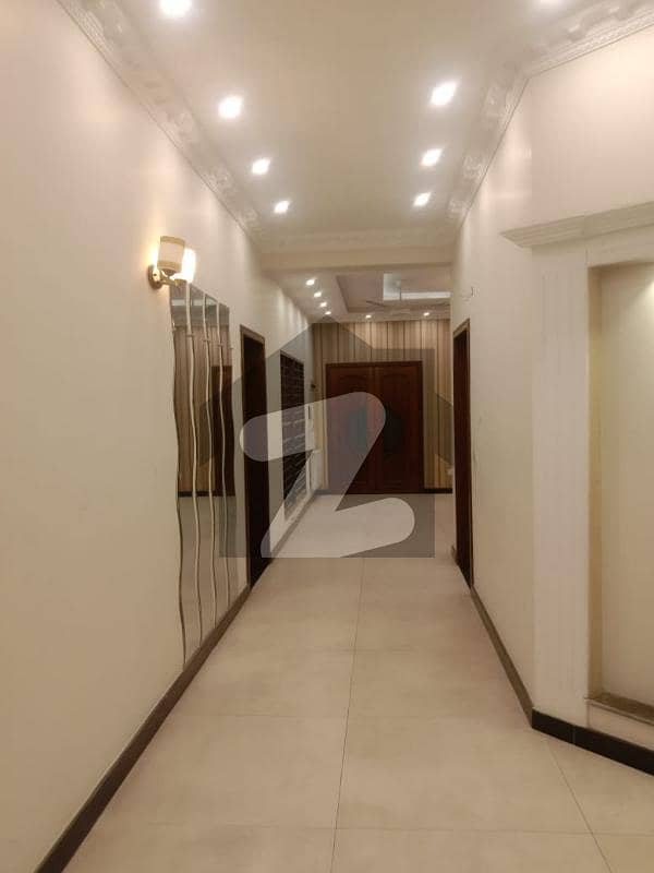 ڈی ایچ اے فیز 2 - بلاک ایس فیز 2 ڈیفنس (ڈی ایچ اے) لاہور میں 5 کمروں کا 1 کنال مکان 5.15 کروڑ میں برائے فروخت۔
