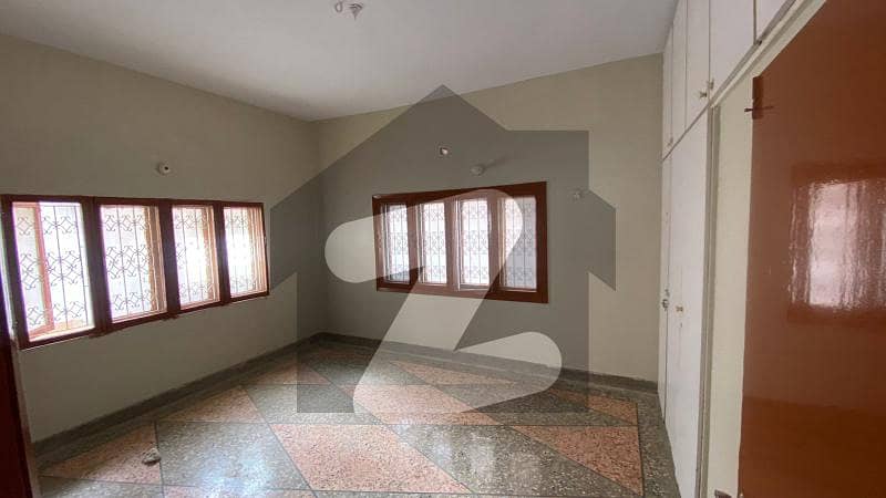 400 Square Yards Lower Portion Up For Rent In Gulshan-e-iqbal - Block 4a