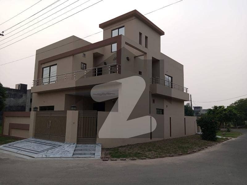 نیسپاک ہاؤسنگ سکیم مین کینال بینک روڈ لاہور میں 5 کمروں کا 9 مرلہ مکان 2.3 کروڑ میں برائے فروخت۔