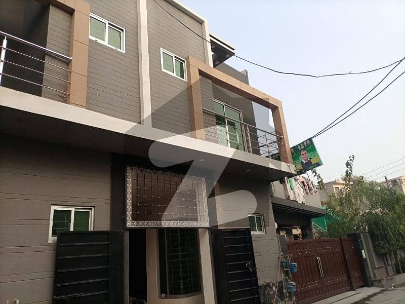 ڈی ایچ اے فیز 1 ڈیفنس (ڈی ایچ اے) لاہور میں 3 کمروں کا 3 مرلہ مکان 90 لاکھ میں برائے فروخت۔