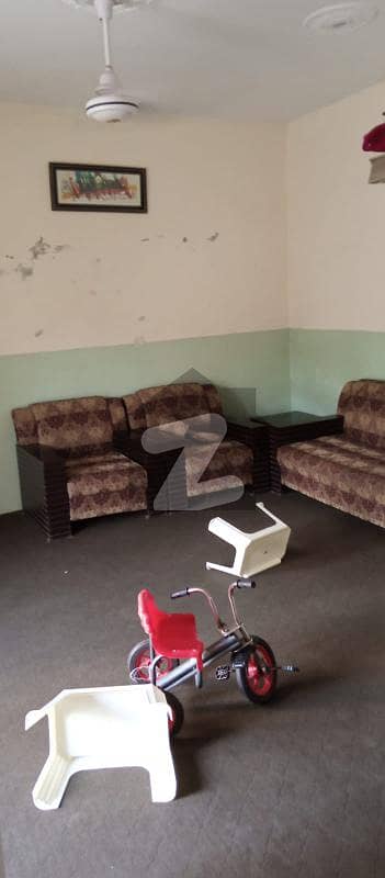 اسلام آباد ایکسپریس وے اسلام آباد میں 4 کمروں کا 3 مرلہ مکان 65 لاکھ میں برائے فروخت۔