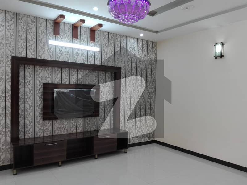10 Marla House In Central Wapda Town Phase 1 - Block J3 For rent