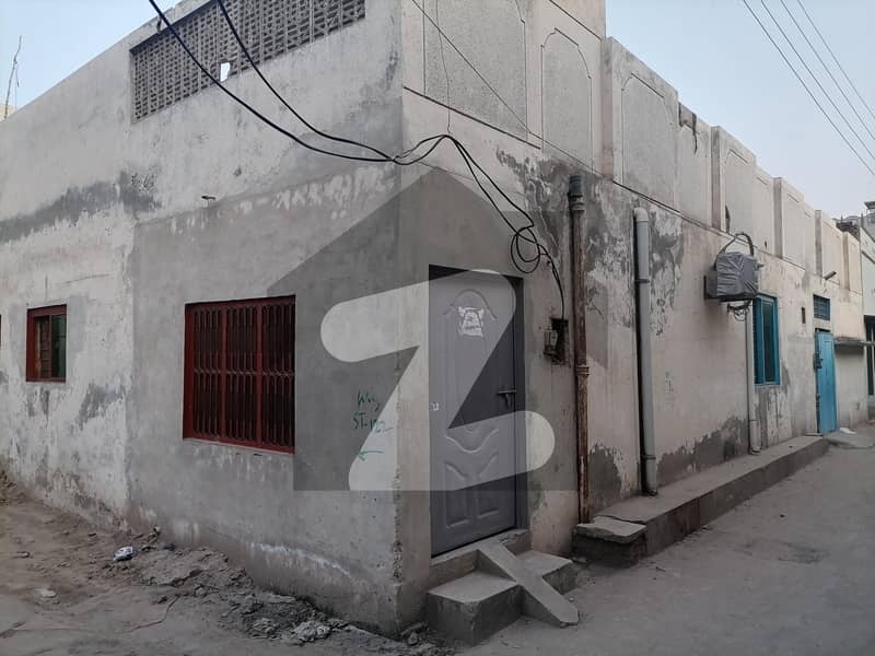 گلستان کالونی ساہیوال میں 6 کمروں کا 10 مرلہ مکان 1.25 کروڑ میں برائے فروخت۔