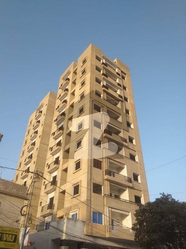کے این گوہر گرین سٹی شاہراہِ فیصل کراچی میں 2 کمروں کا 3 مرلہ فلیٹ 50 لاکھ میں برائے فروخت۔